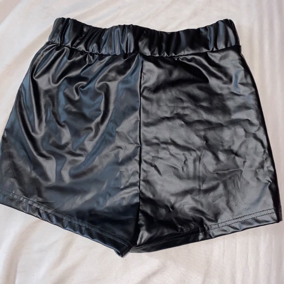 Shorts - Picture 5 of 5